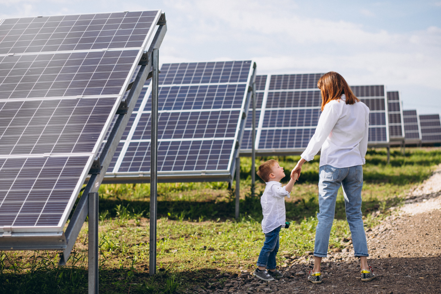 Helping Victorians lower their energy bill with solar homes program